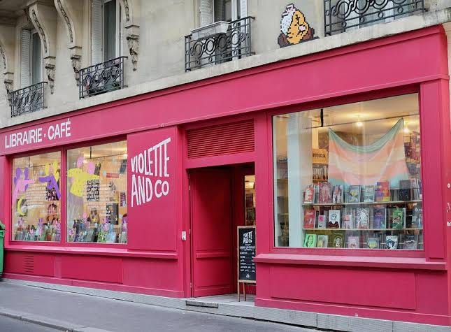 La librairie Violette and Co perquisitionnée à Paris : « Une dérive autoritaire inédite » - Basta!