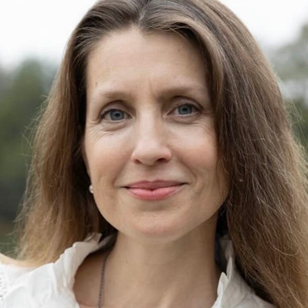 Holly Hickman's Discern and Delight