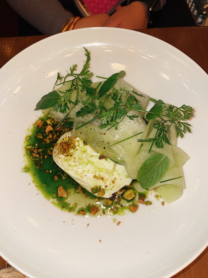 Lobina y burrate del restaurante Propio en Roma Norte