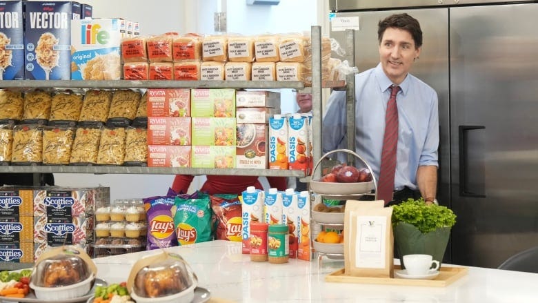 Trudeau government to send $250 cheques to most workers, slash GST on some goods | CBC News Trudeau government to send $250 cheques to most workers, slash GST on some goods | CBC News