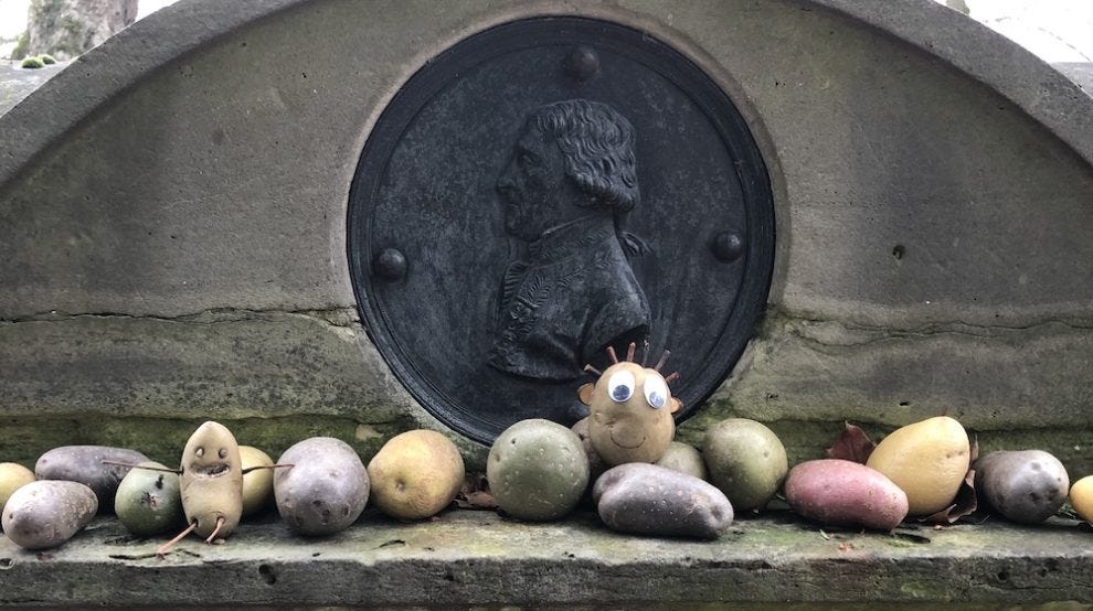 Funny tributes from Père-Lachaise | Un jour de plus à Paris