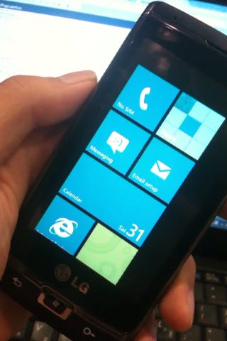 English: Windows Phone 7 powered LG Panther(GW...