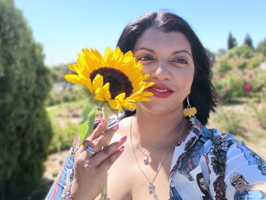 Samantha G \ud83c\udf3b