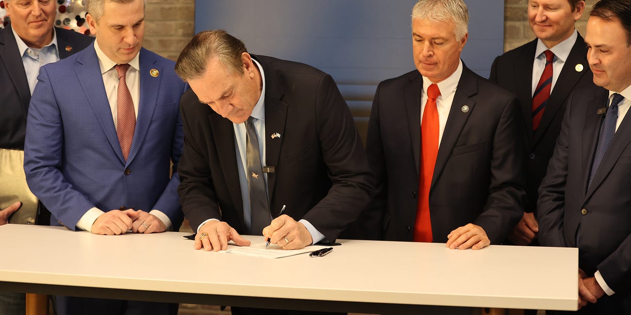 Signing ceremony in Sioux Falls strikes firearm silencers as controlled weapon