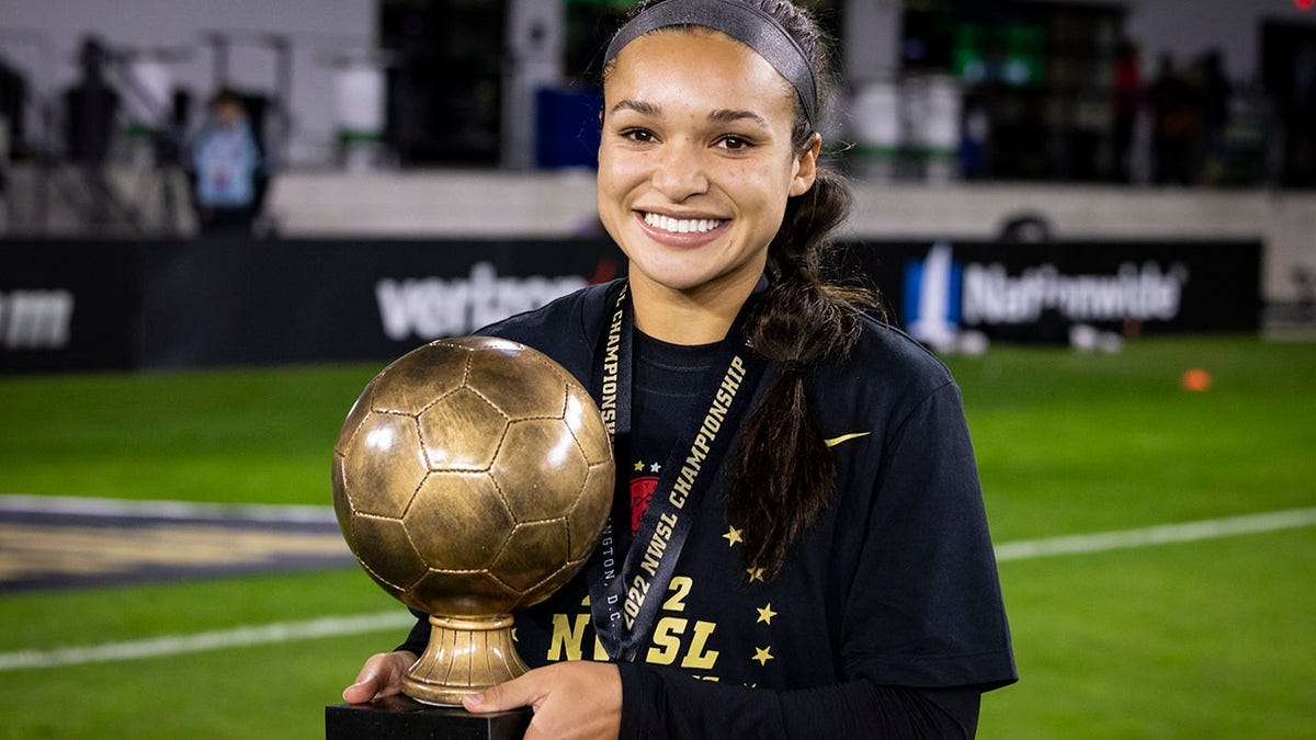 Sophia Smith wins NWSL Championship MVP