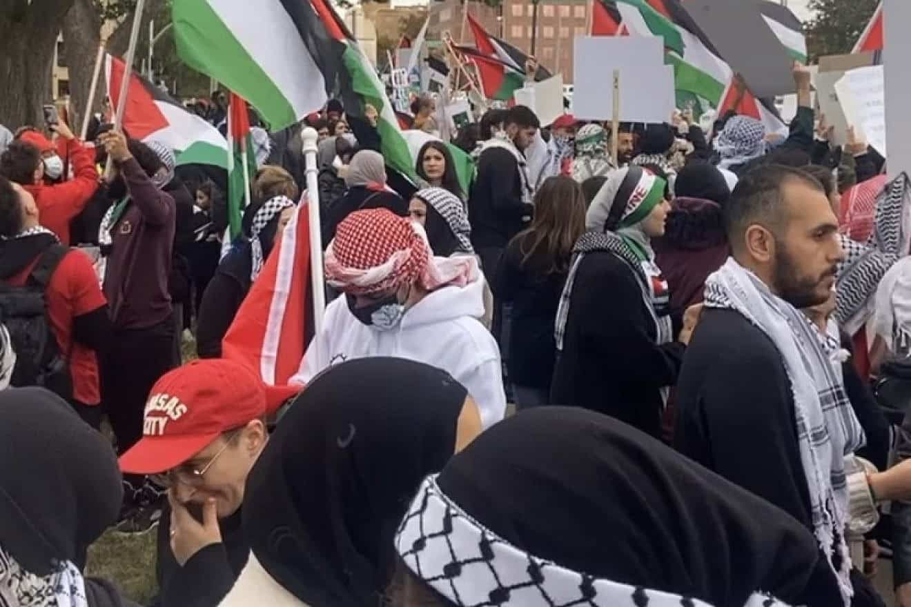 A pro-Palestinian rally in Kansas City, Mo. Credit: Catboy69 via Wikimedia Commons.
