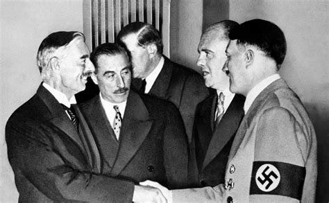 Falacias y traiciones en 1938: el oscuro episodio de megalomanía que ...