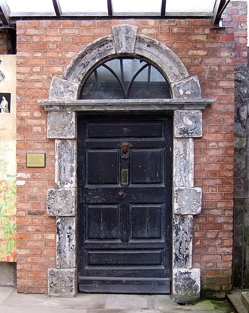 File:Entrance to 7 Eccles Street at the James Joyce Centre Dublin.jpg