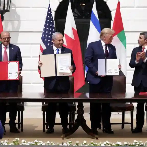 (L-R) Foreign Affairs Minister of Bahrain Abdullatif bin Rashid Al Zayani, Prime Minister of Israel Benjamin Netanyahu, U.S. President Donald Trump, and Foreign Affairs Minister of the United Arab Emirates Abdullah bin Zayed bin Sultan Al Nahyan participate in the signing ceremony of the Abraham Accords