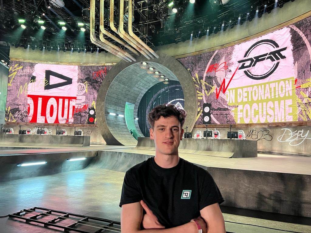 No description available.