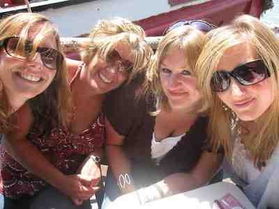 GirlsonaBoat GirlsonaBoat