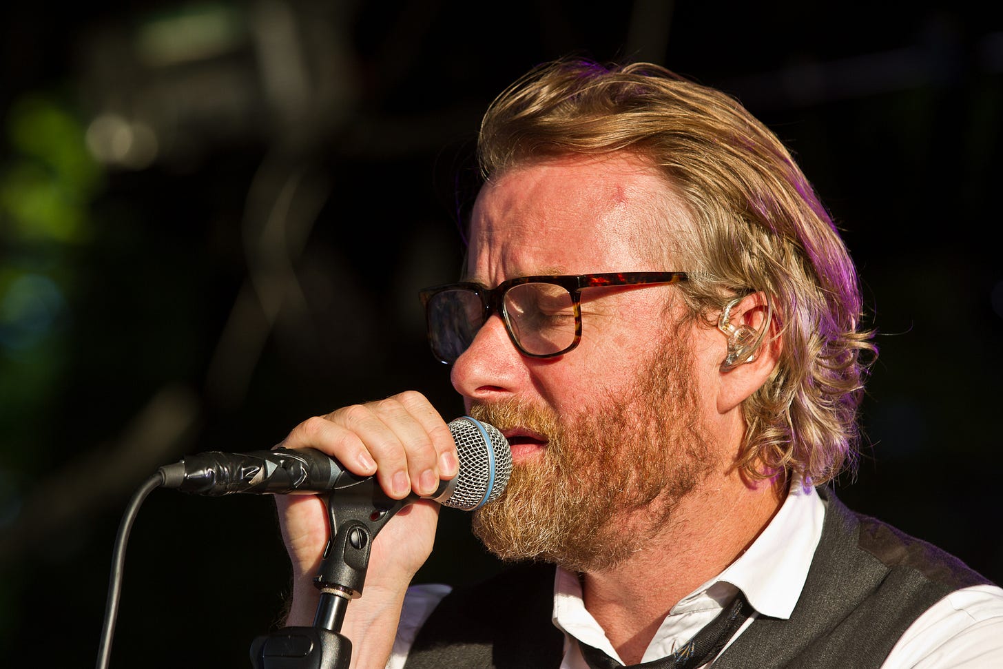 File:Matt Berninger of The National at Tanzbrunnen Cologne.jpg - Wikimedia  Commons