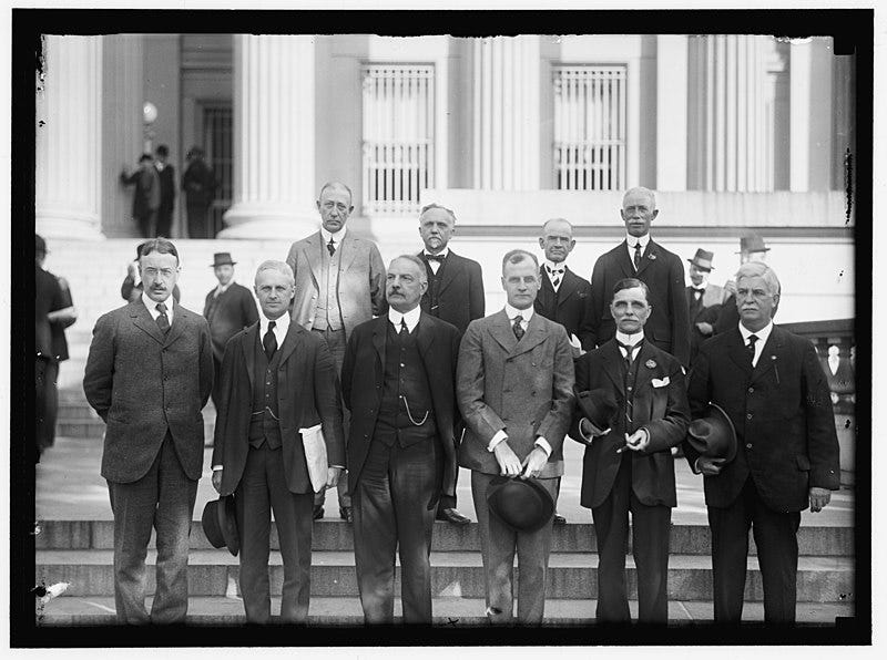 File:Federal Reserve System. Chairmen of Federal Reserve Districts. LCCN2016884243.jpg