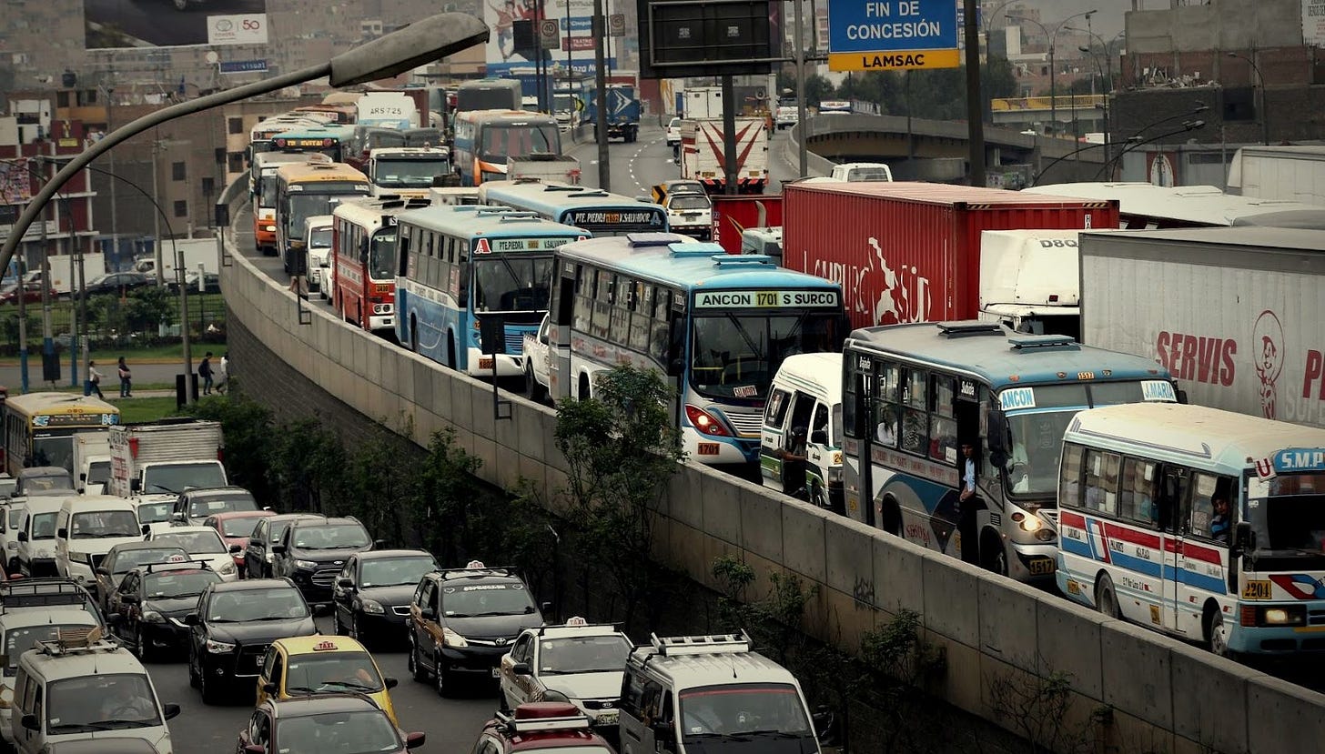 Cómo reducimos la informalidad del transporte público en Lima? |  ArchivoRevista Ideele