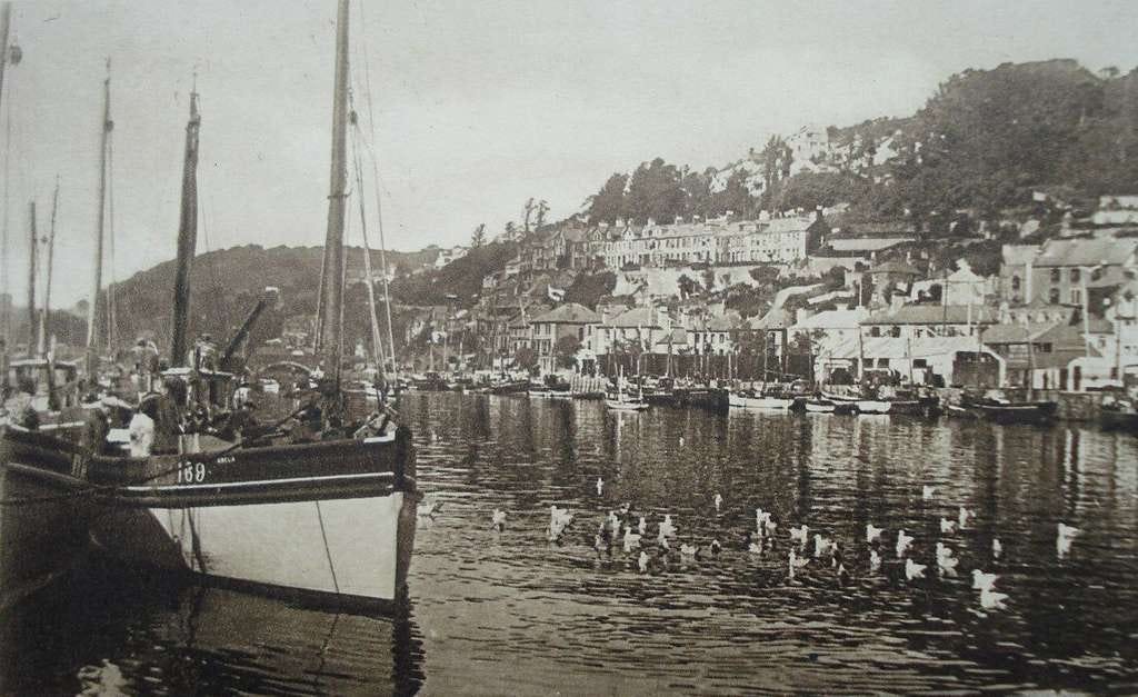 Vintage Used Black & White Post Card, Looe Cornwall - PICRYL - Public  Domain Media Search Engine Public Domain Image