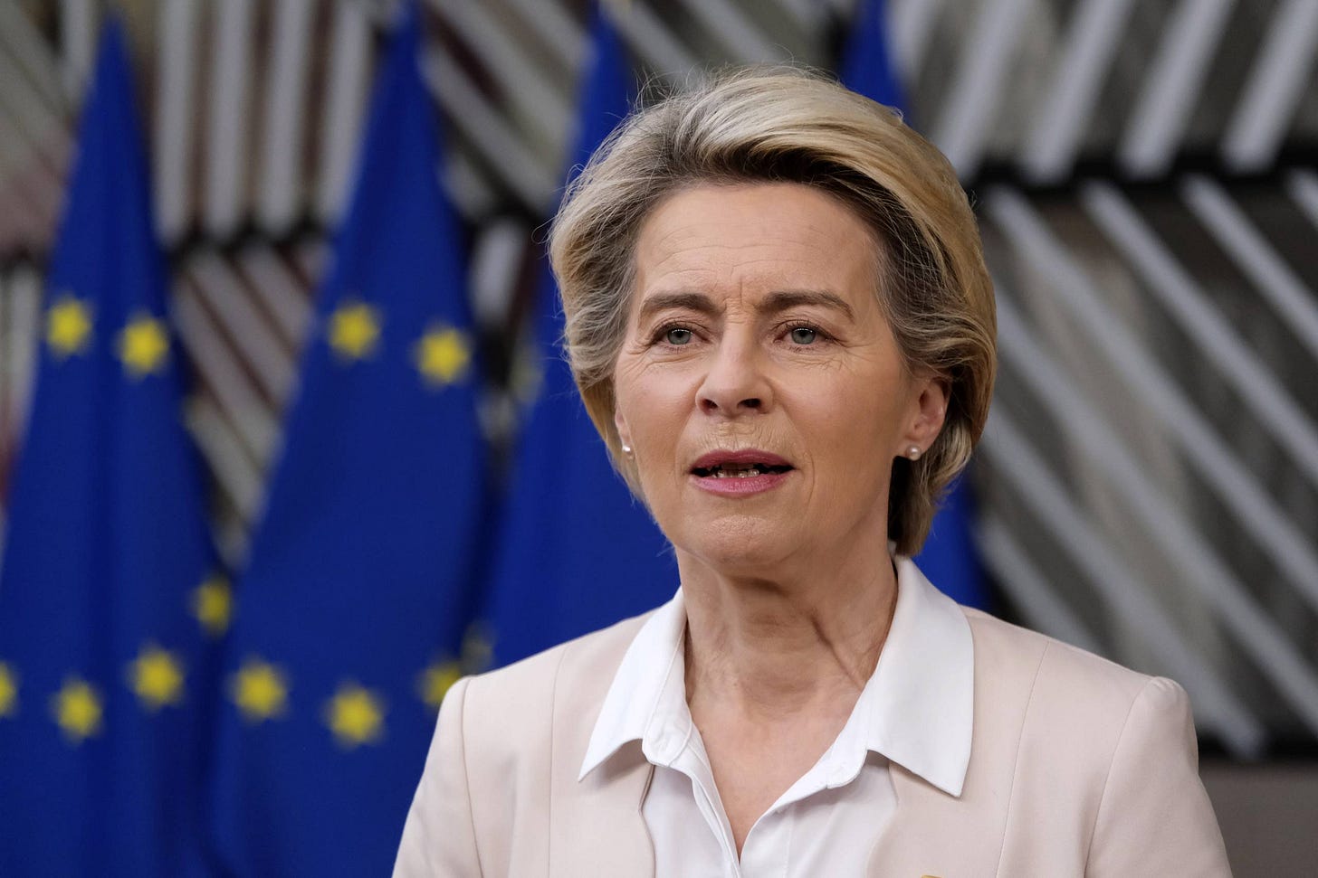 EU must consider obligatory Covid vaccines - Von der Leyen - Newsbook