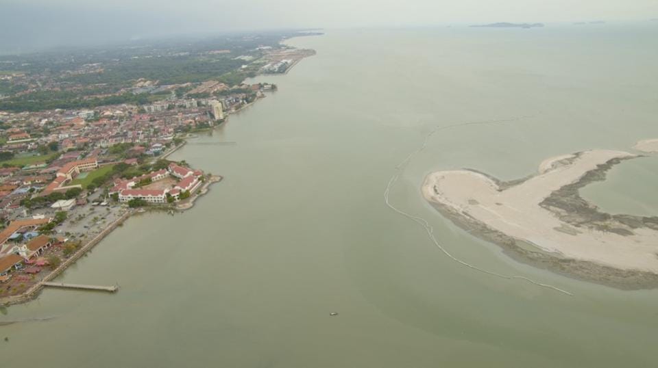 The close proximity of Melaka Gateway to Portuguese Settlement. 