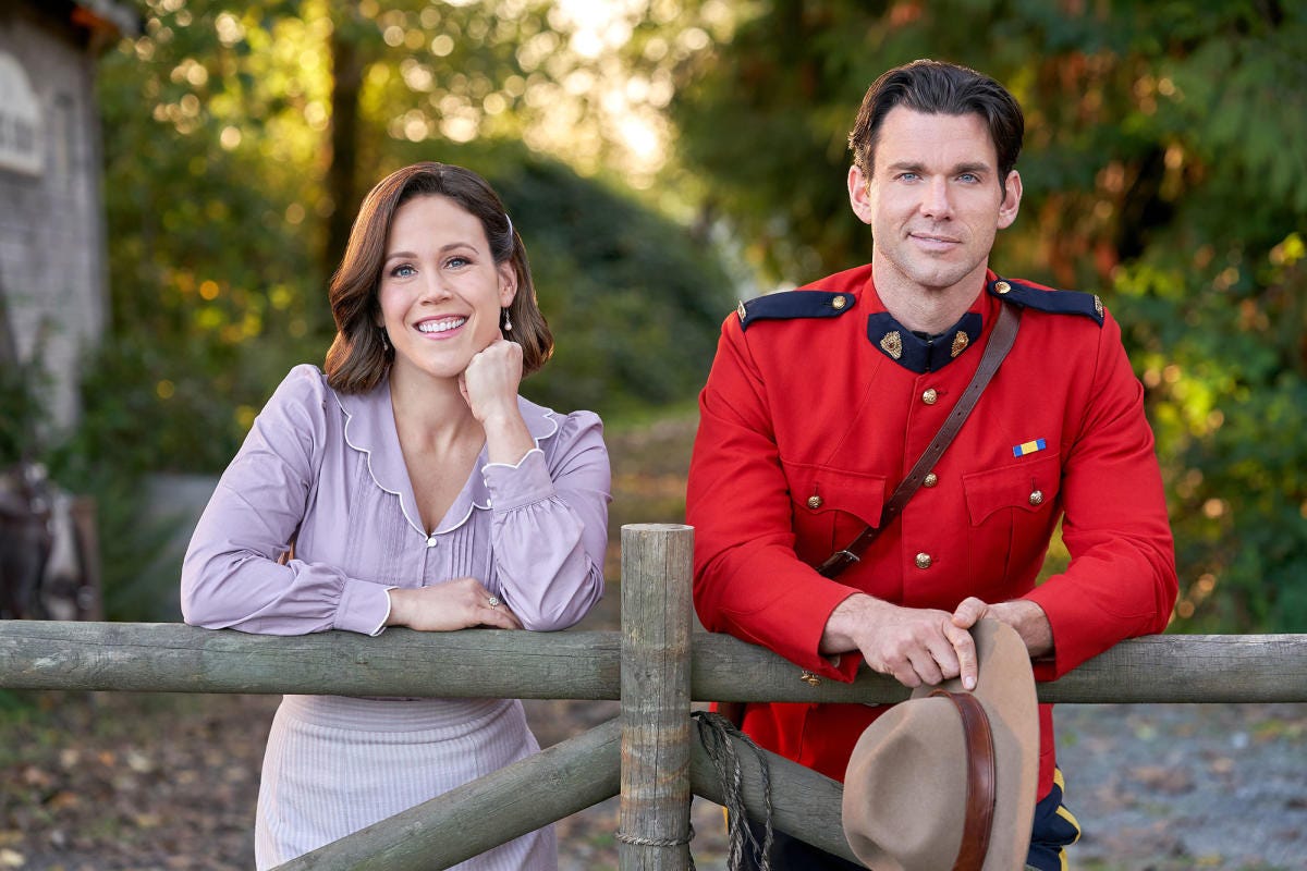 When Calls the Heart' Finale: Elizabeth and Nathan Get Cryptic Message  About Jack After Town Wedding