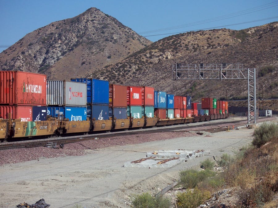 https://upload.wikimedia.org/wikipedia/commons/e/e1/Cajon_Intermodal.jpg?utm_source=en.wikipedia.org&utm_campaign=imageinfo&utm_content=original https://upload.wikimedia.org/wikipedia/commons/e/e1/Cajon_Intermodal.jpg?utm_source=en.wikipedia.org&utm_campaign=imageinfo&utm_content=original
