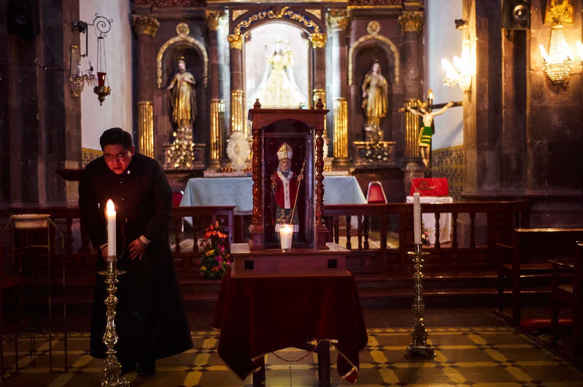 San Nicolasito statue at the altar