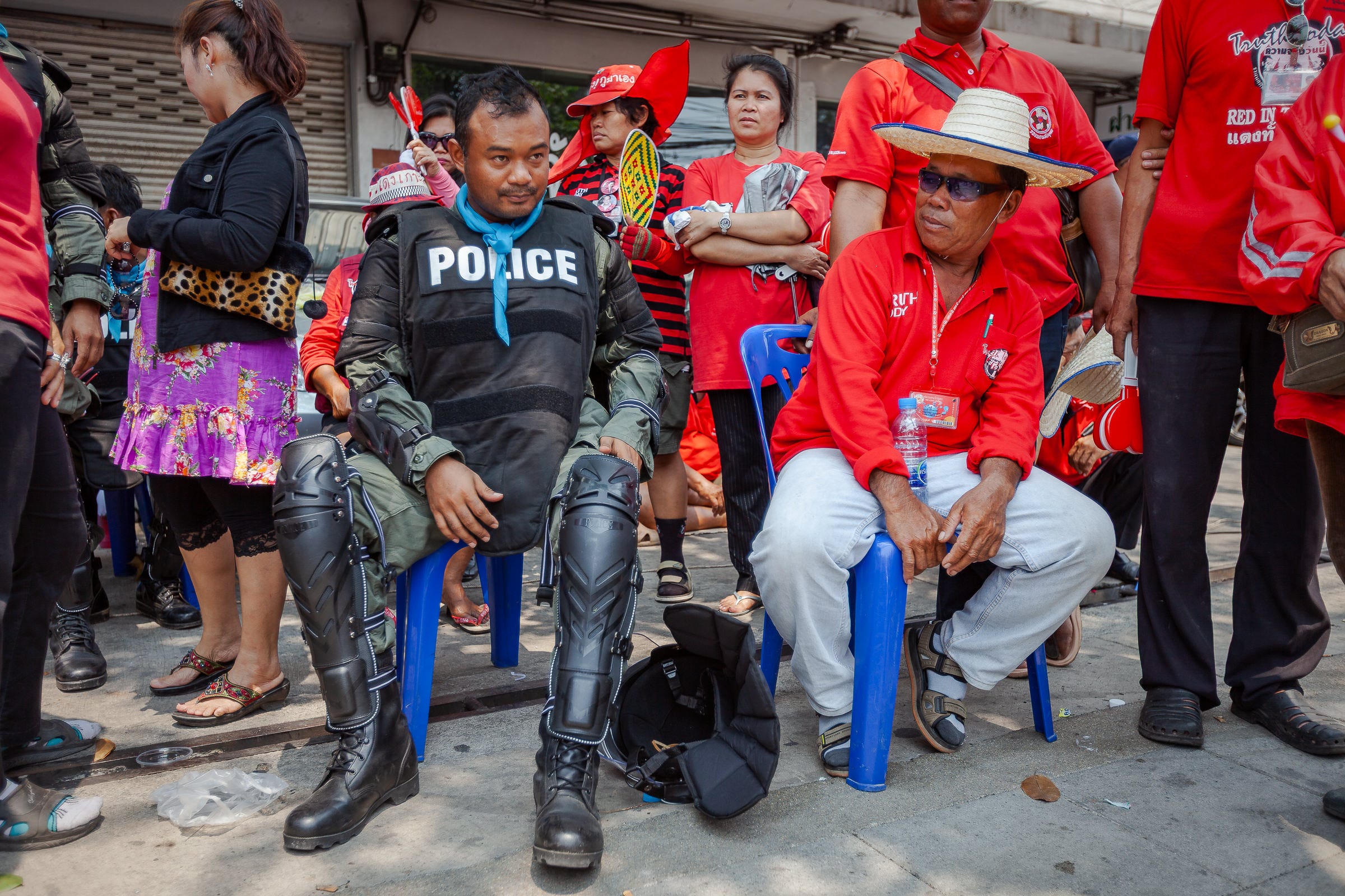 An unexpected visitor to the protestors’ side of the barricades. 1/400 sec, ƒ/2.8, ISO 100, 30mm