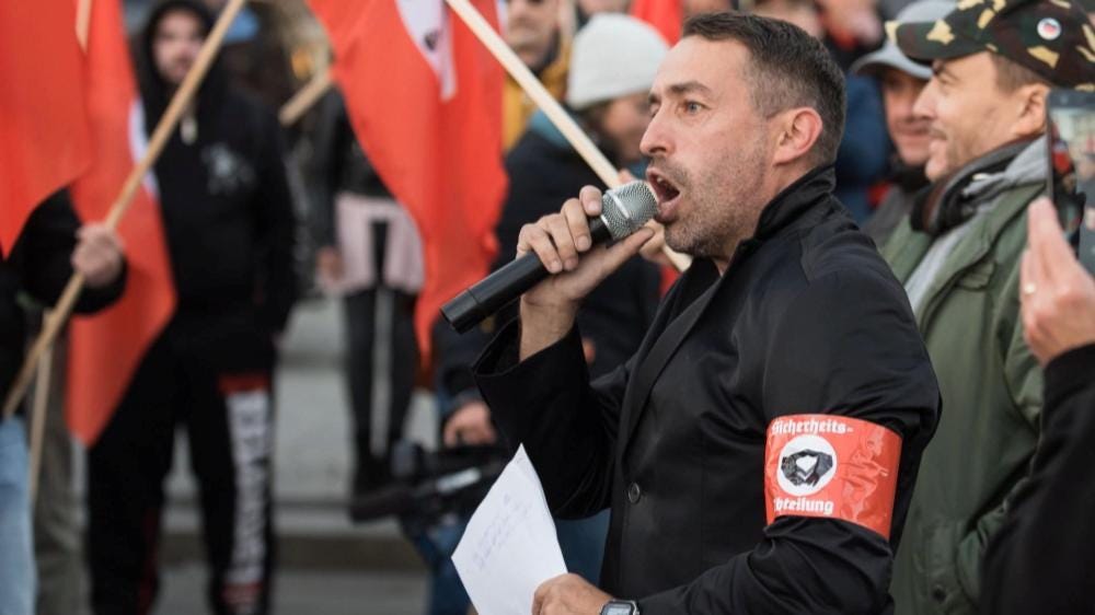 Vorname und Geschlecht geändert: Neonazi Sven Liebich heißt jetzt  Marla-Svenja – Haft im Frauengefängnis? - Video - WELT