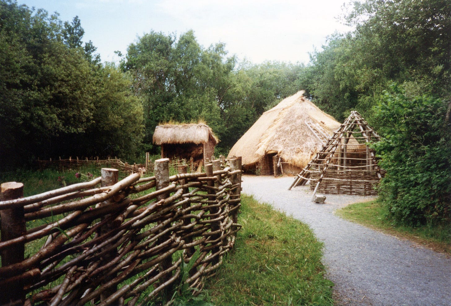 https://upload.wikimedia.org/wikipedia/commons/8/8c/Irish_National_heritage_Park_Ferrycarrig_-_geograph.org.uk_-_3358912.jpg https://upload.wikimedia.org/wikipedia/commons/8/8c/Irish_National_heritage_Park_Ferrycarrig_-_geograph.org.uk_-_3358912.jpg