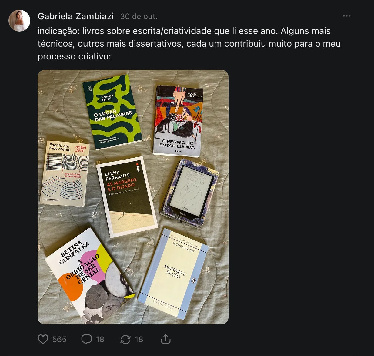 Mesa com panfletos e folhetos informativos

Descrição gerada automaticamente com confiança média