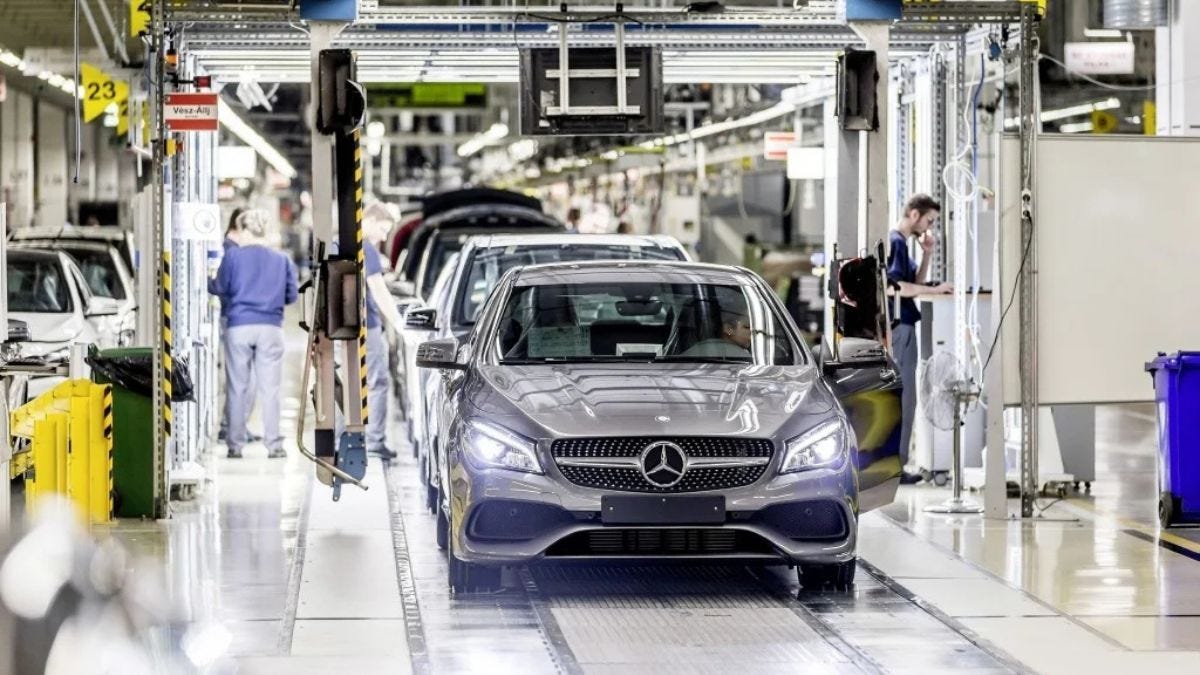 Cadena de montaje de Mercedes-benz en Hungría