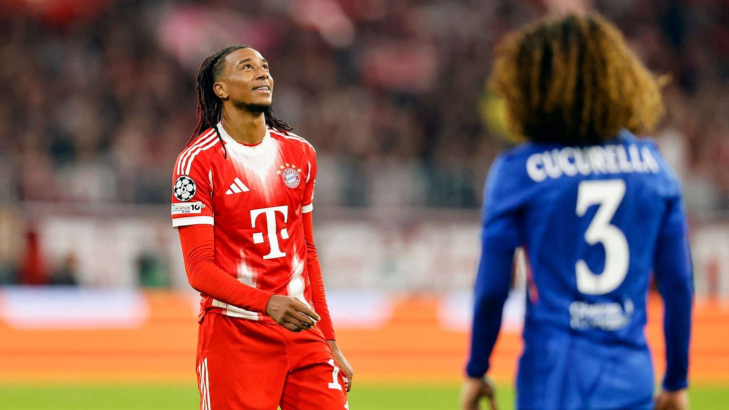 Rüder Schubser gegen Marc Cucurella: Bayern-Fans feiern Michael Olise mit  Sprechchören | Goal.com Deutschland