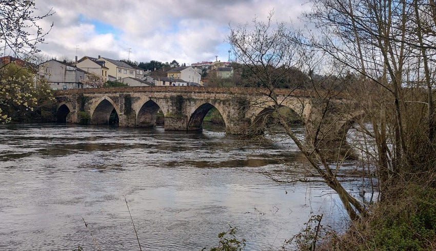Puente romano sobre el río Miño en Lugo