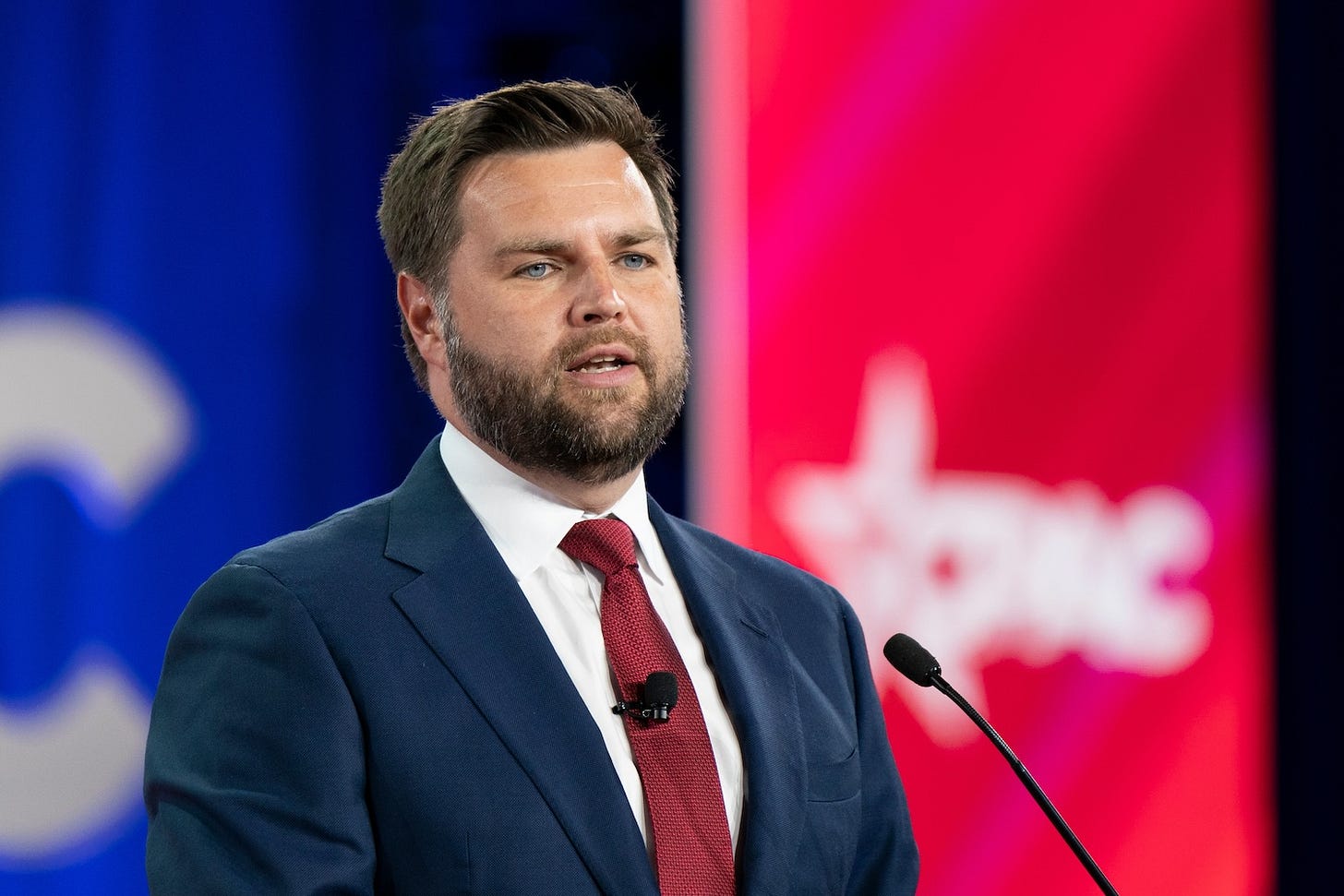 JD Vance (lev radin / shutterstock.com)