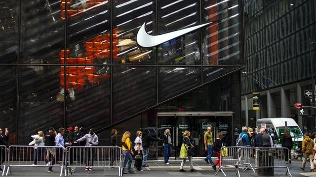 r/wallstreetbets - Nike stock drops as revenue falls short of estimates, China sales plunge again r/wallstreetbets - Nike stock drops as revenue falls short of estimates, China sales plunge again