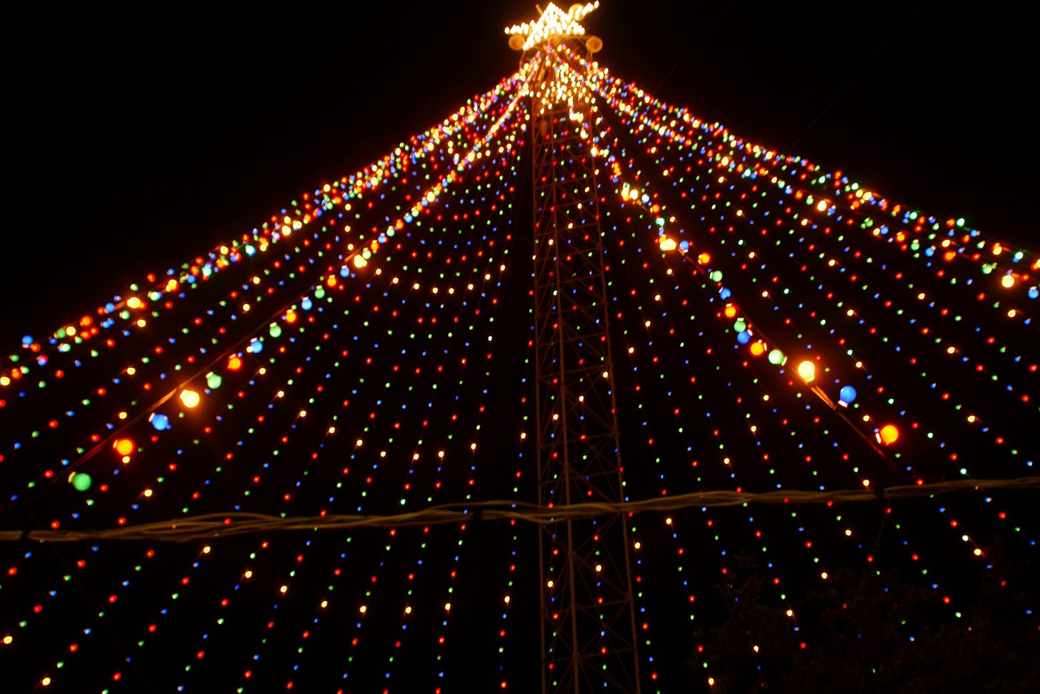 The Zilker Holiday Tree, strung from one of Austin's moonlight towers. Photo: MarkScottAustinTX, CC BY-SA 2.0, via Flickr