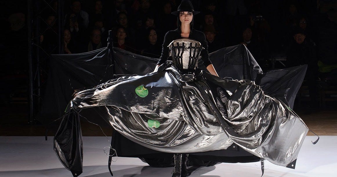 Exposition Art Blog: Avant-garde fashion designer Yohji Yamamoto