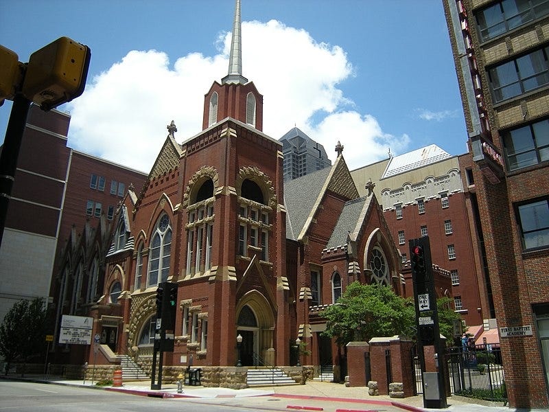 File:Dallas - First Baptist Church 02.jpg