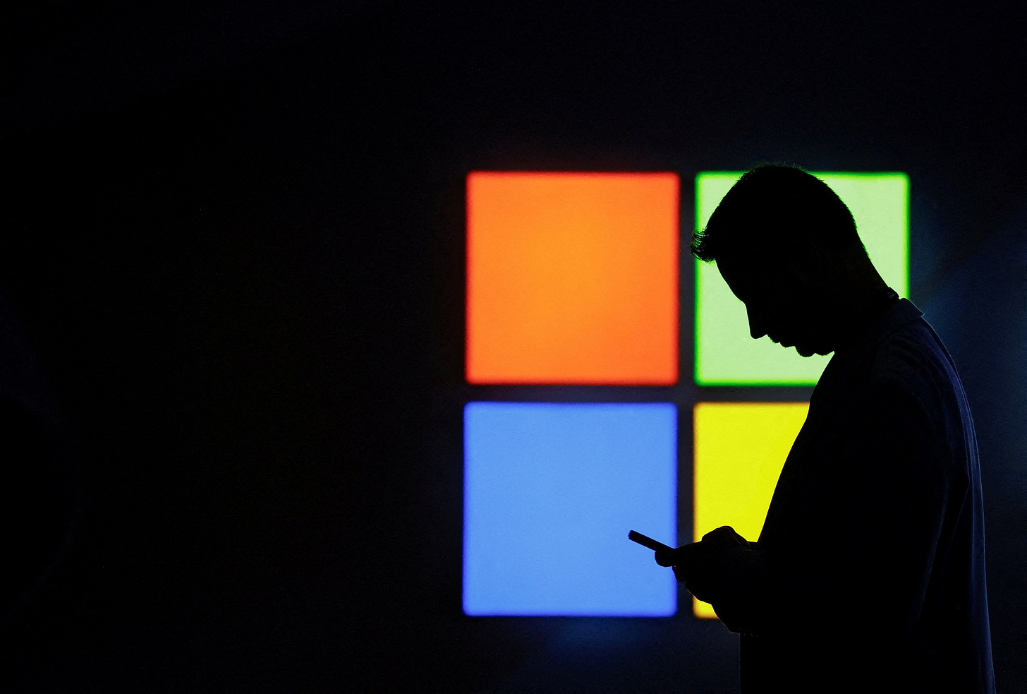 Microsoft anuncia demissão em massa de 3% das posições globalmente