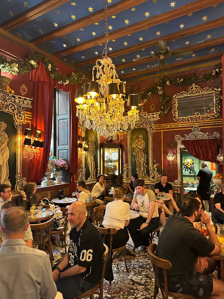 Café de Las Horas - must-order: Agua de Valencia!