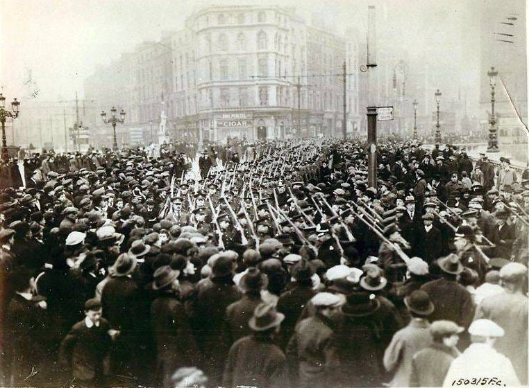 Irish Canadian Rangers at O'Connell Bridge, Dublin, 1917