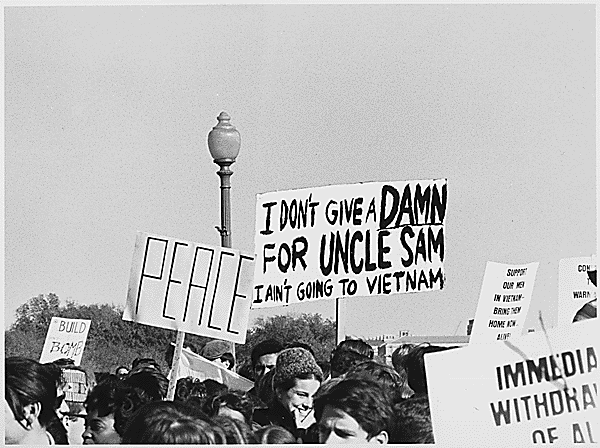 File:Public Domain- Protesting the Vietnam War by Frank Wolfe, October 21, 1967 (NARA).gif