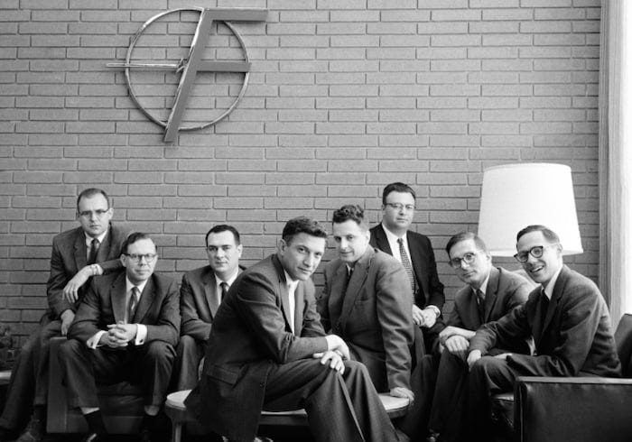 The "Traitorous Eight" and the Rise of Fairchild Semiconductor - News The "Traitorous Eight" and the Rise of Fairchild Semiconductor - News