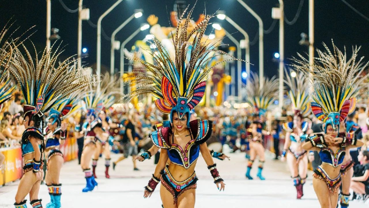 Cuáles son los 3 mejores carnavales para disfrutar el fin de semana largo?