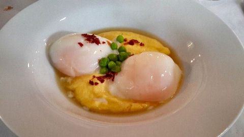 Astor - poached eggs