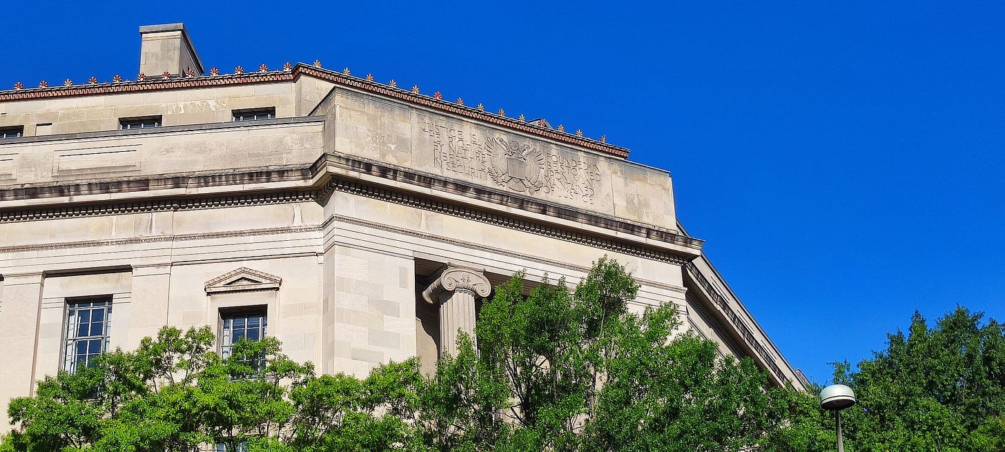 Das Robert-F.-Kennedy-Gebäude des US-Justizministeriums in Washington, D.C.