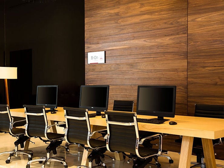 hotel Fiesta Inn plaza patio por dentro hotel Fiesta Inn plaza patio por dentro