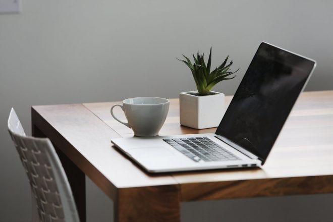The Short Guide to Launching a Self-Hosted Blog in 8 Minutes or Less The Short Guide to Launching a Self-Hosted Blog in 8 Minutes or Less