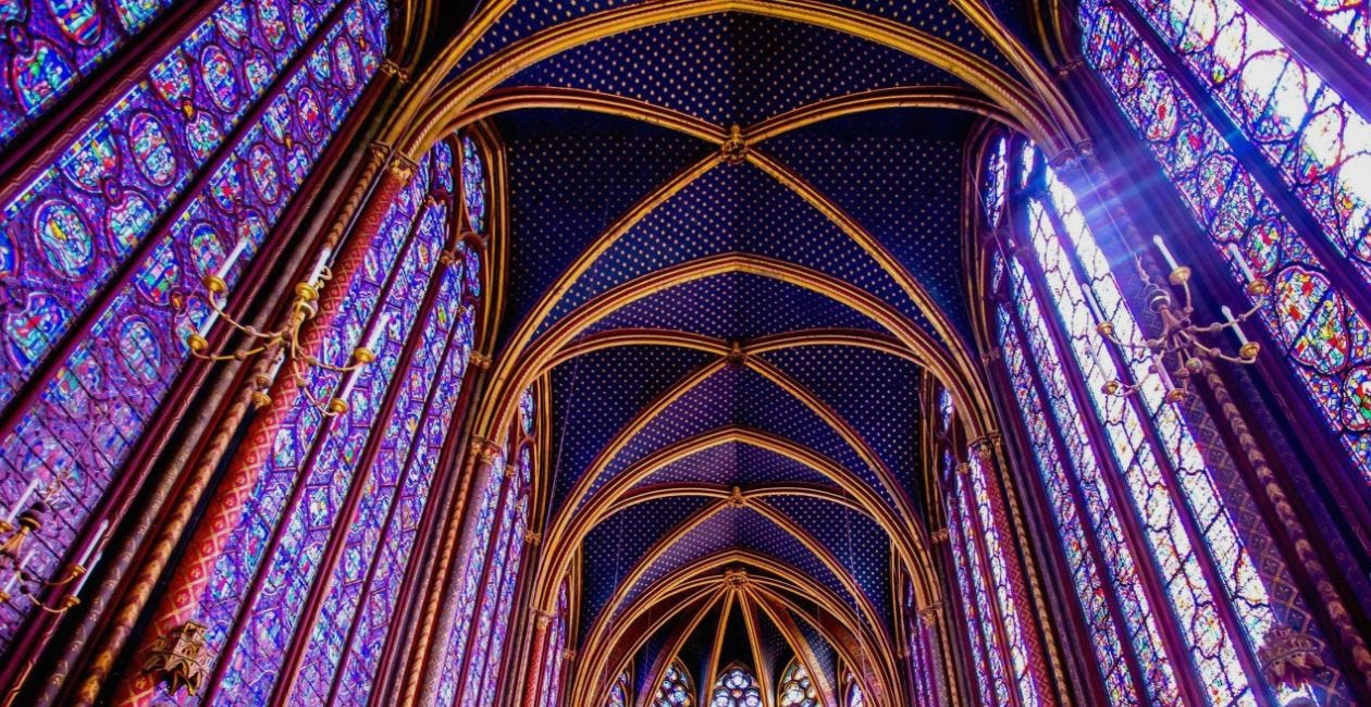 Catedrais Medievais: A Geometria de Deus e o Pilar Artístico de Giotto