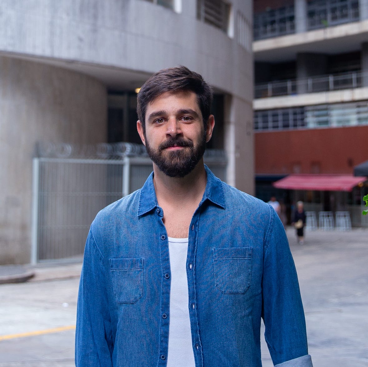 O \, image size:1179x1178