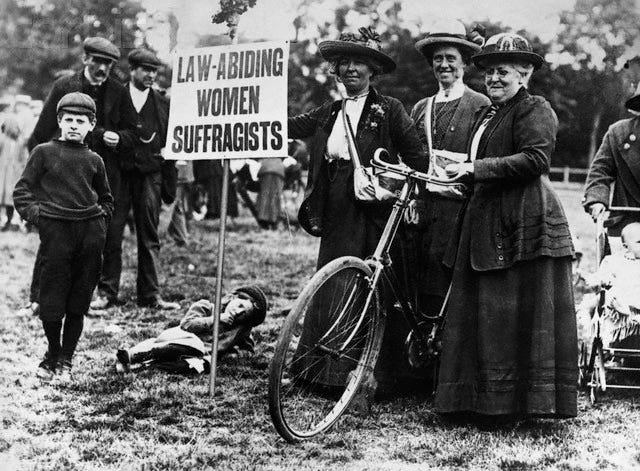 The Role of the Bicycle in the Suffragette Movement - Škoda We Love Cycling