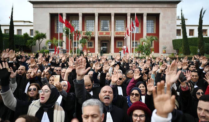 Moroccan lawyers end strike after reform bill suspended: bar | Arab News